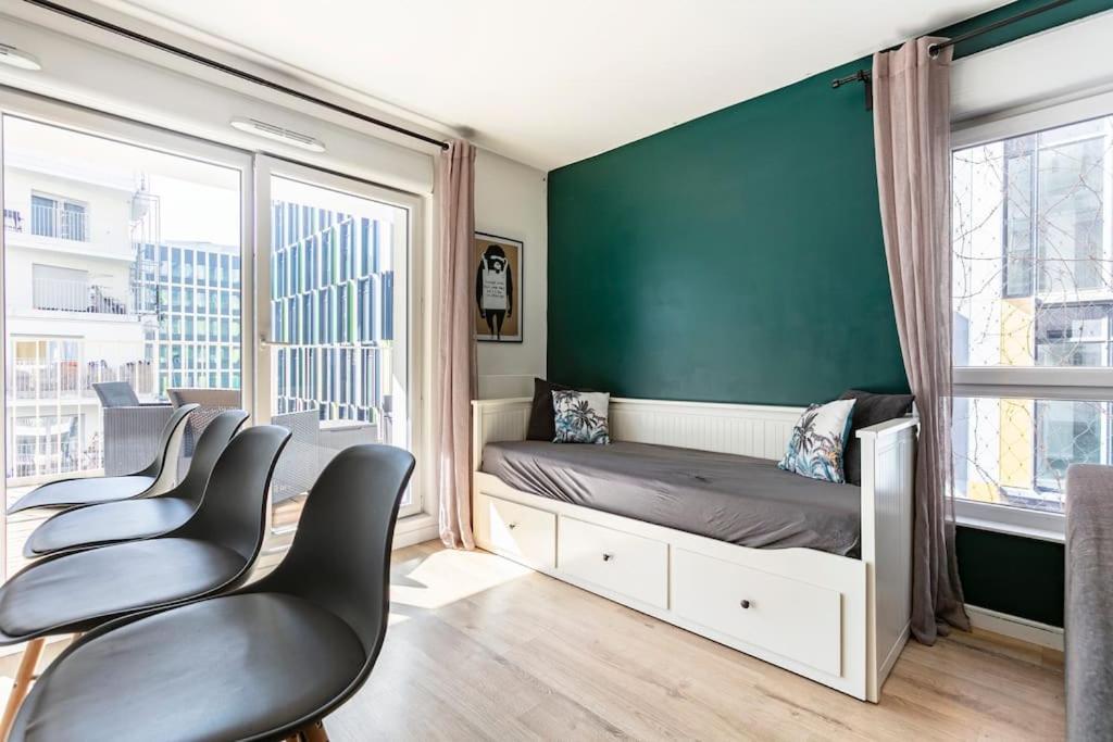 Grand Appartement , Paris La Defense Arena, 50 Metres De La Gare, 15 Min Champs Elysees Nanterre Exterior foto
