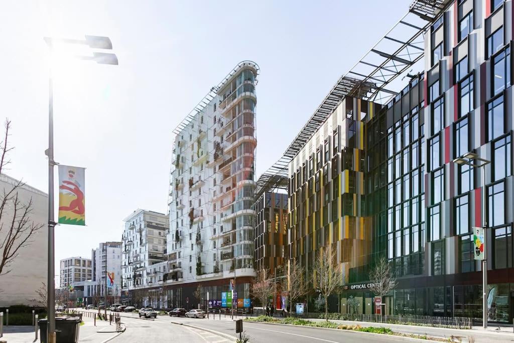 Grand Appartement , Paris La Defense Arena, 50 Metres De La Gare, 15 Min Champs Elysees Nanterre Exterior foto