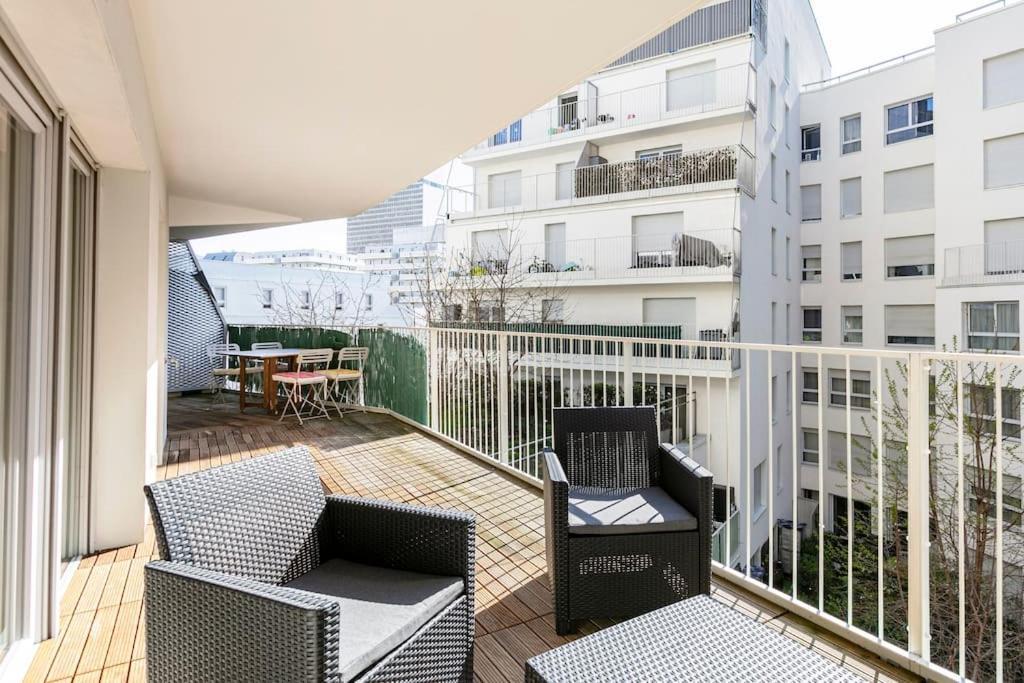 Grand Appartement , Paris La Defense Arena, 50 Metres De La Gare, 15 Min Champs Elysees Nanterre Exterior foto